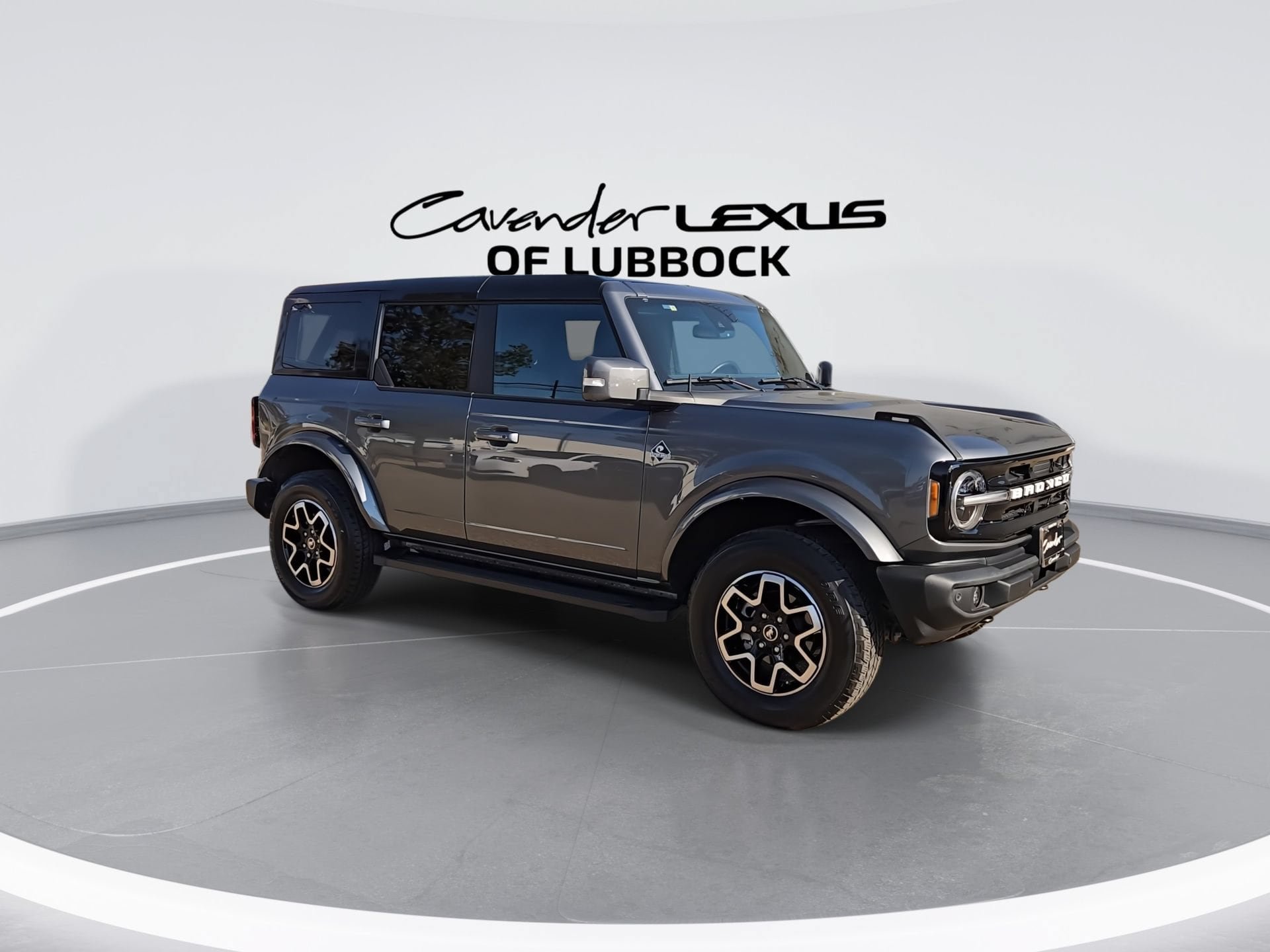 Used 2024 Ford Bronco Outer Banks AWD/4WD image 2