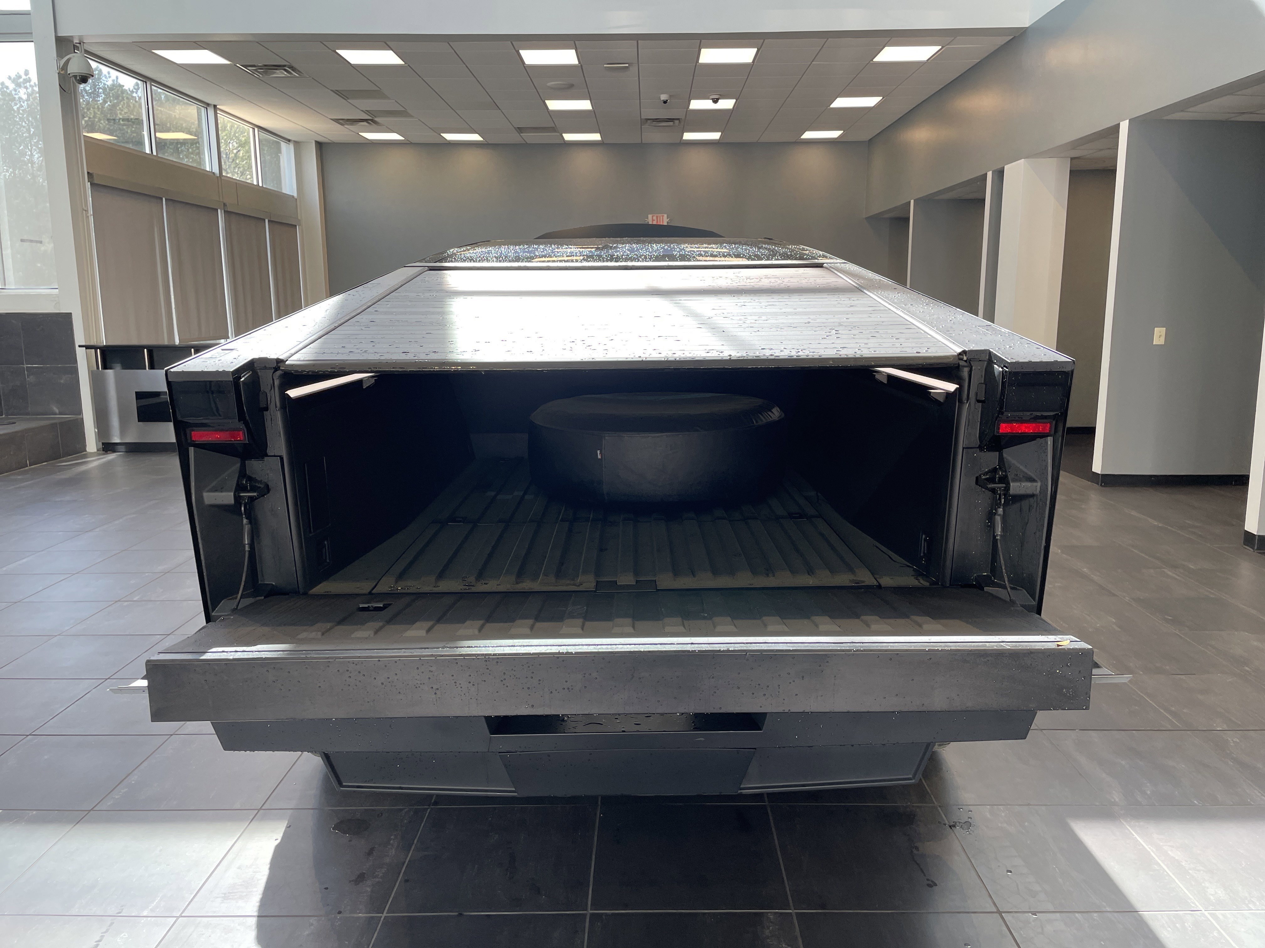 Used 2024 Tesla Cybertruck AWD Crew Cab image 36