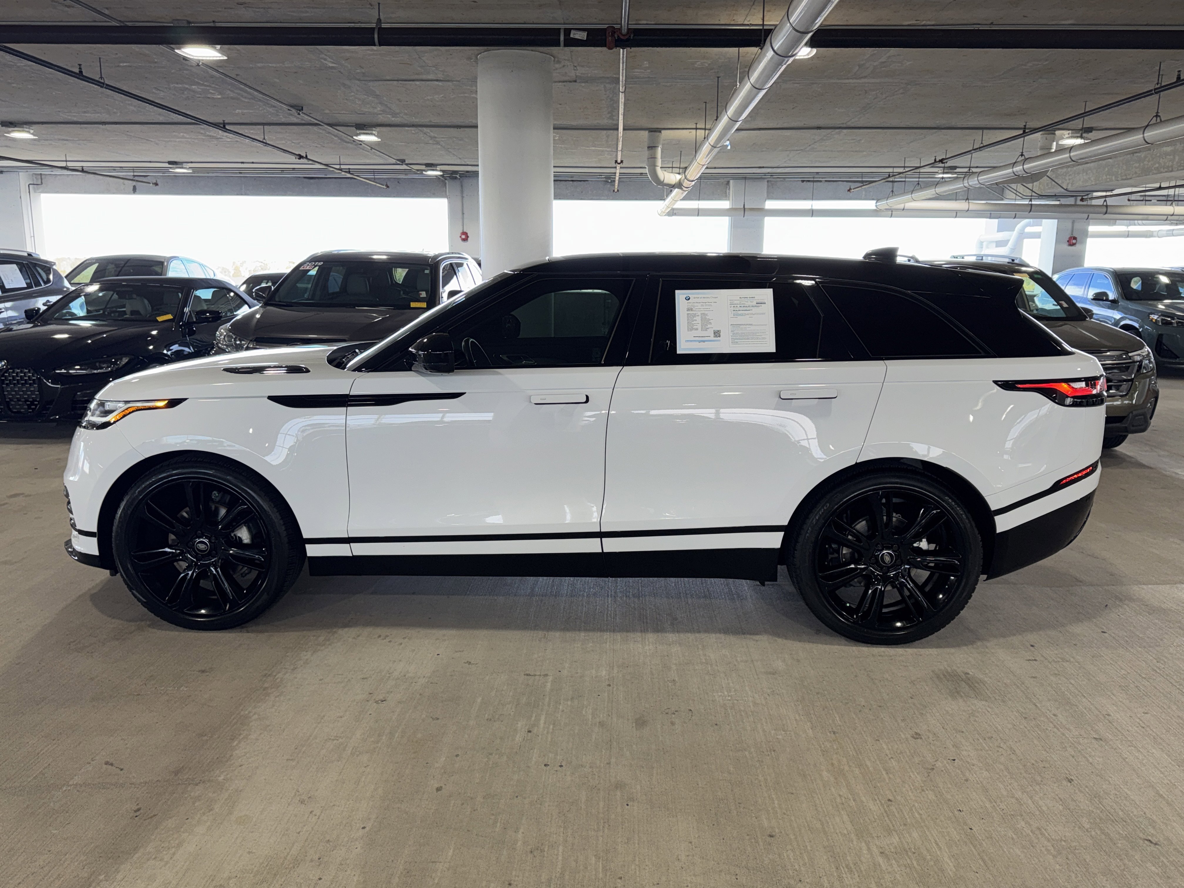 Used 2023 Land Rover Range Rover Velar R-Dynamic S image 5