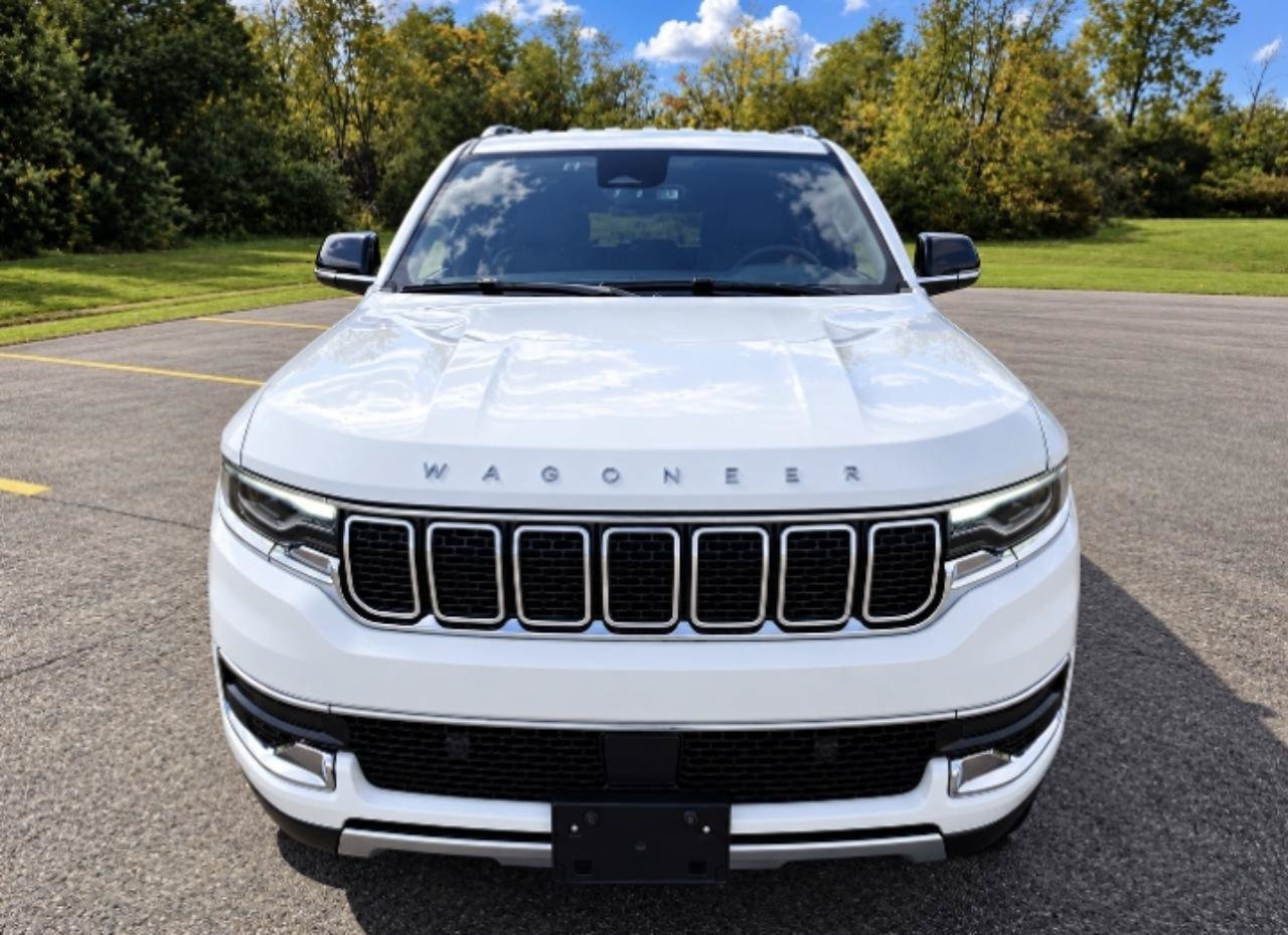 Used 2024 Jeep Wagoneer L Series II AWD/4WD image 2