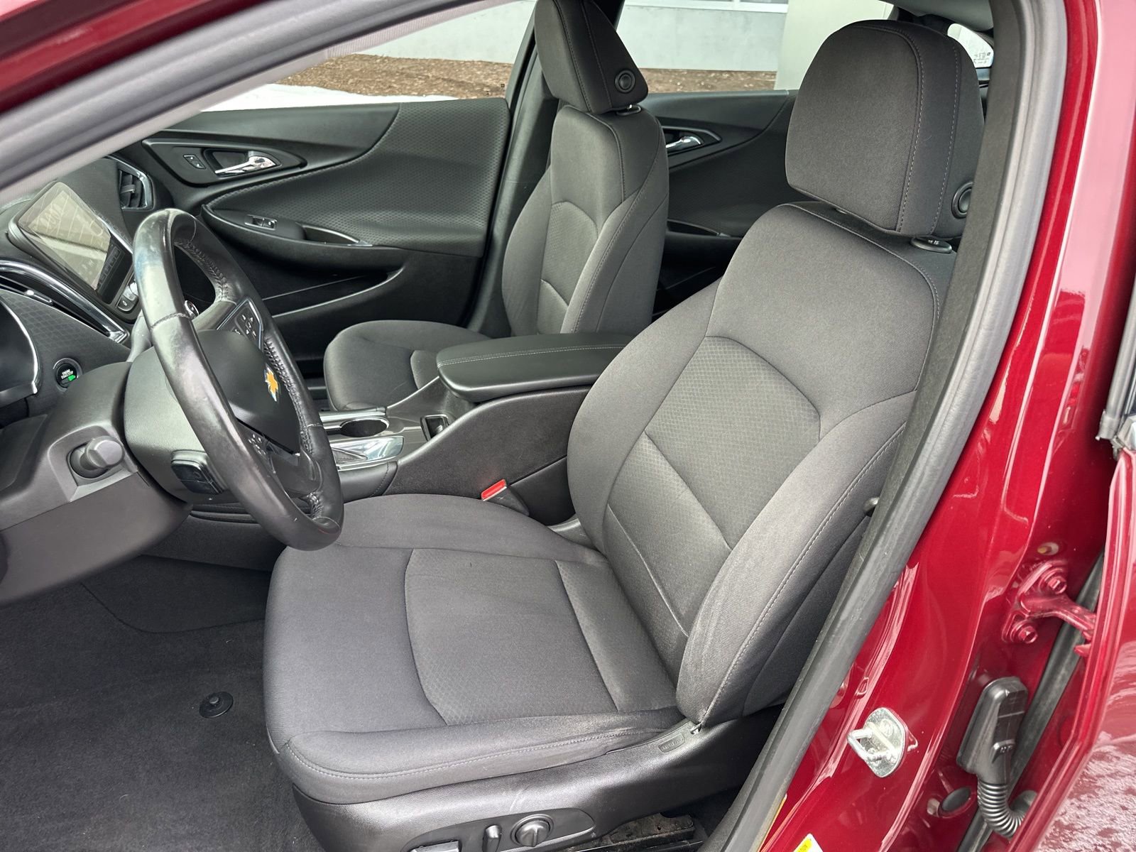 Used 2016 Chevrolet Malibu LT FWD image 13