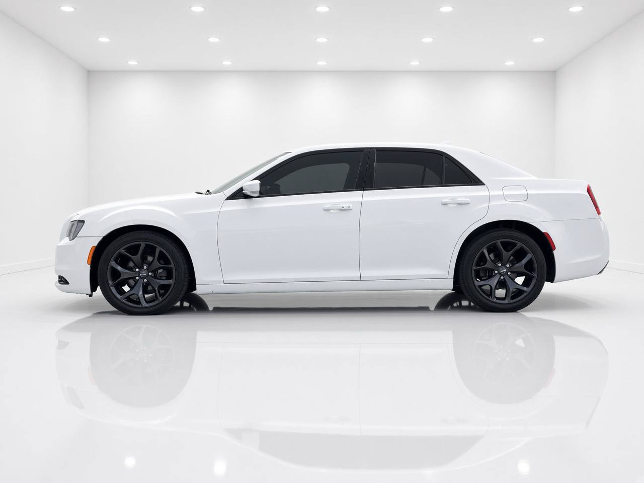 Used 2021 Chrysler 300 S RWD image 2