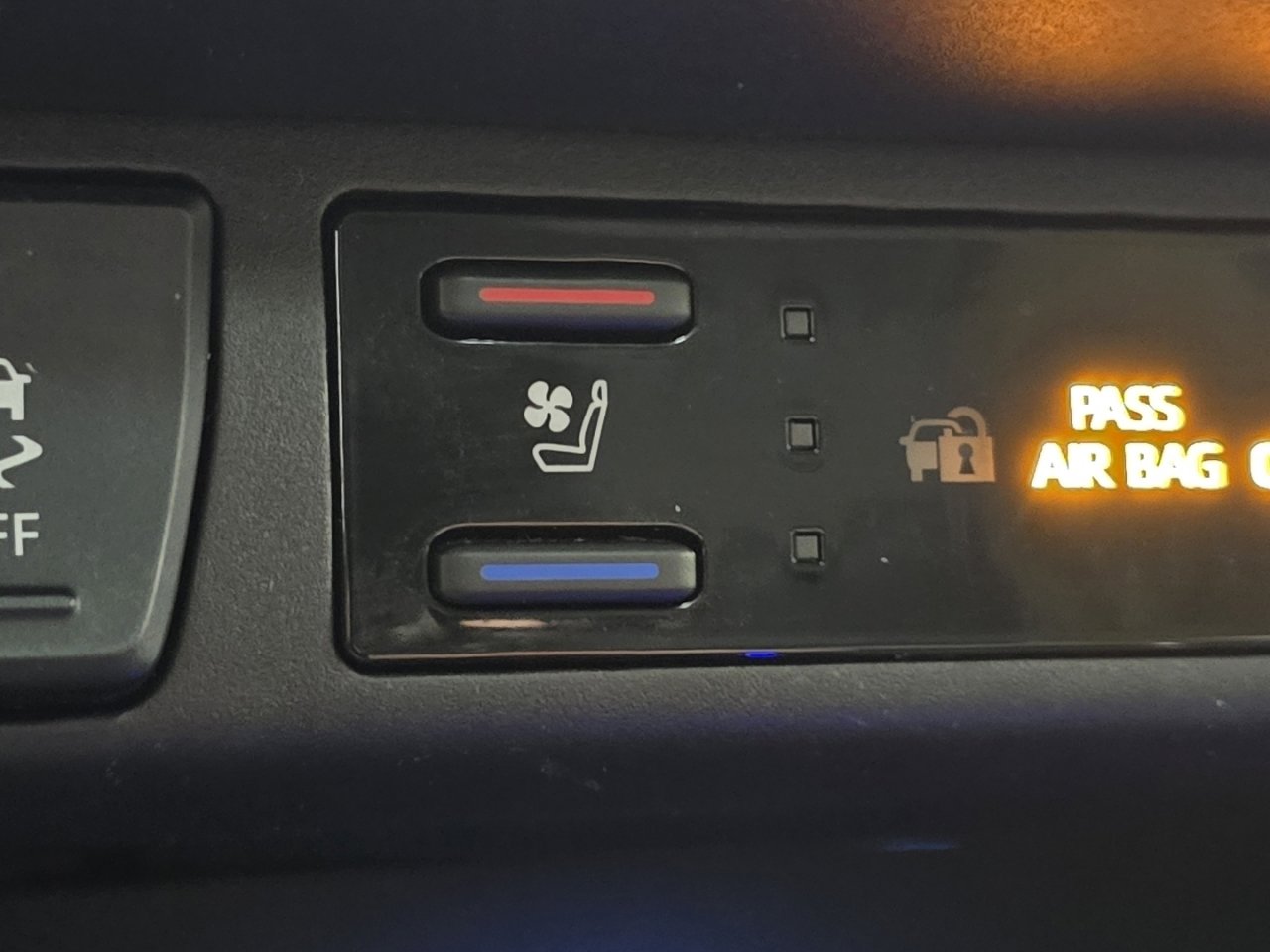 Used 2024 Toyota RAV4 Limited image 8