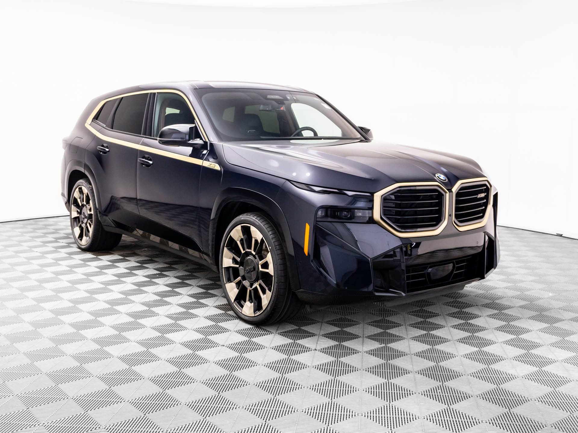 Certified 2023 BMW XM AWD/4WD image 8