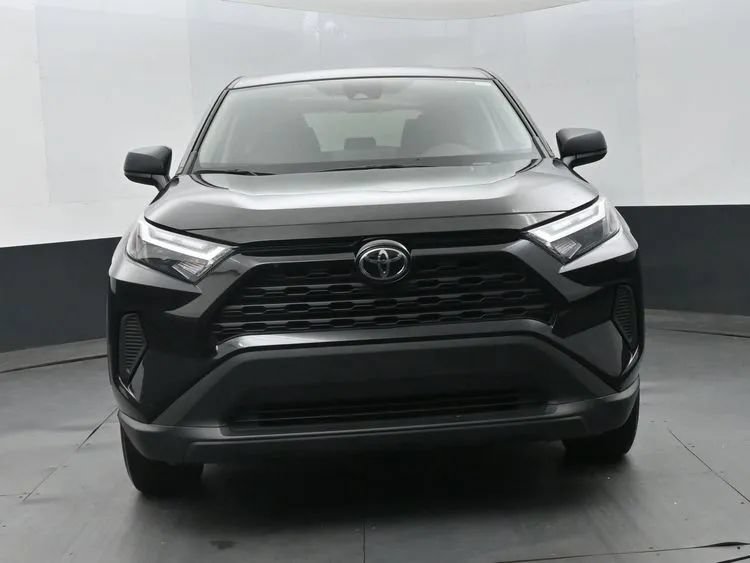 Used 2025 Toyota RAV4 LE FWD image 3