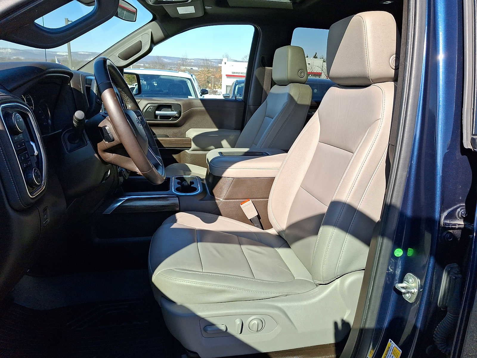 Used 2021 Chevrolet Silverado 1500 LT Trail Boss w/ Convenience Package II image 9