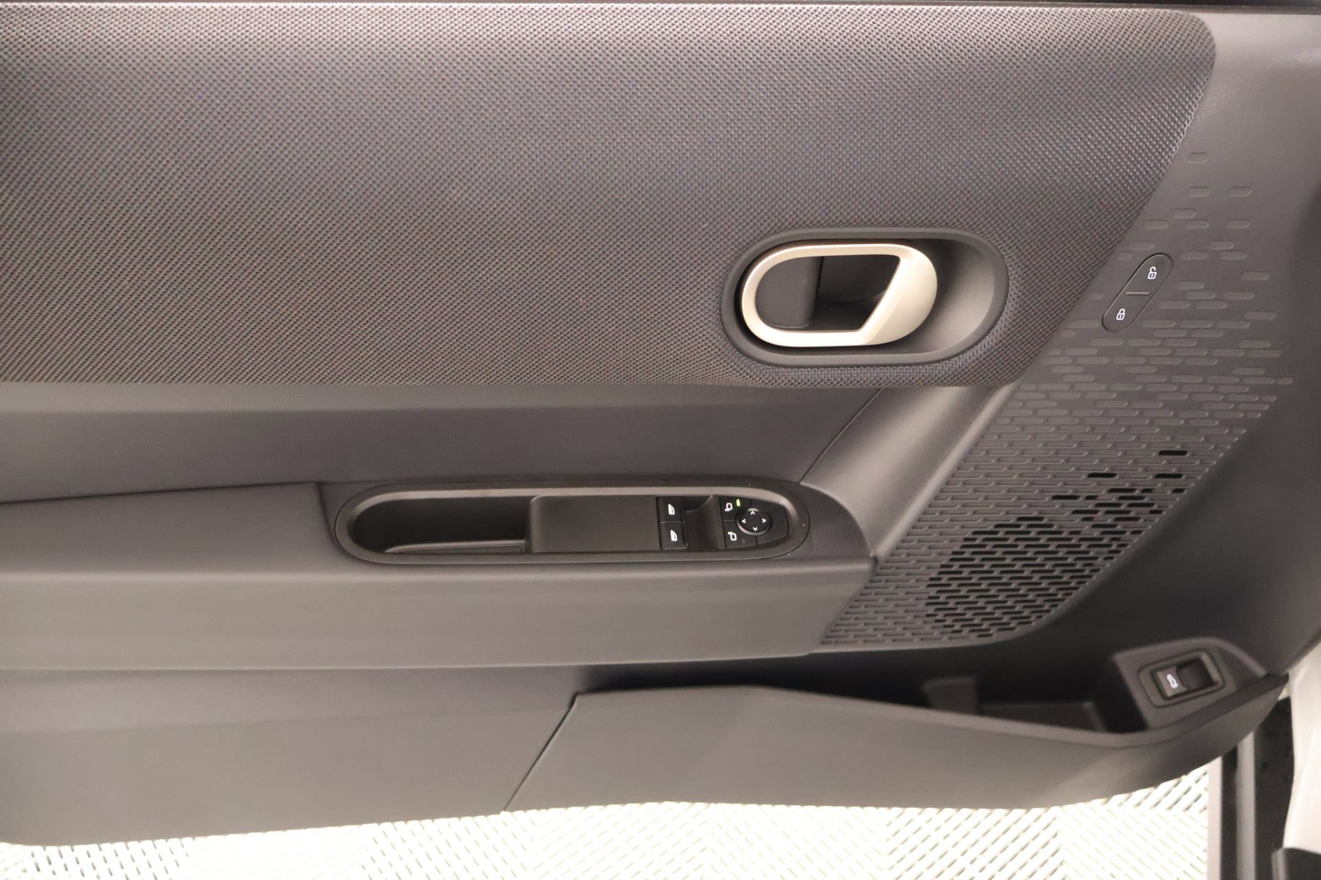 New 2026 MINI Cooper 2-Door Hardtop FWD image 14