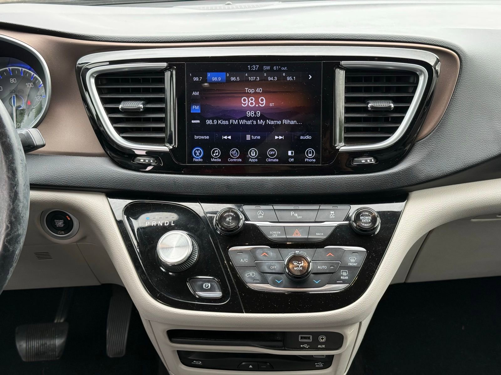 Used 2017 Chrysler Pacifica Touring-L Plus FWD image 18