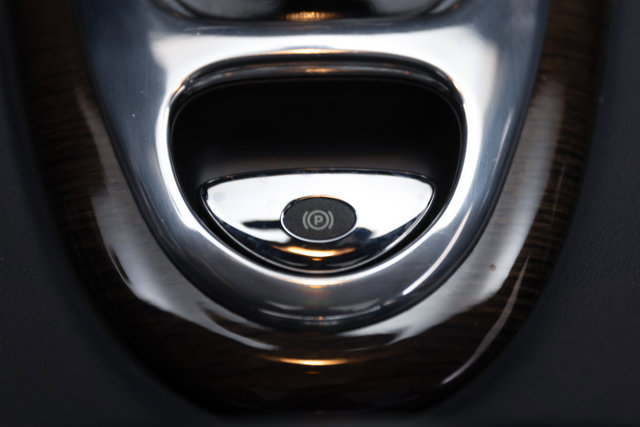 Used 2009 Jaguar XJ Vanden Plas Super V8 Portfolio image 93