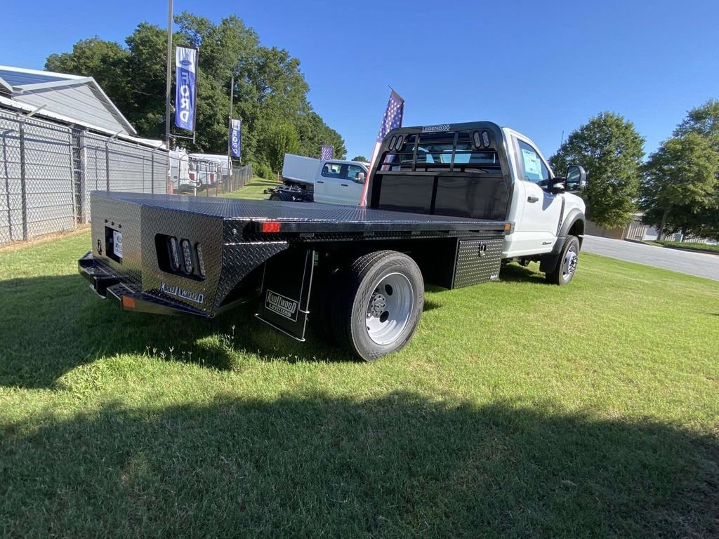 New 2025 Ford F550 4x4 Regular Cab Super Duty w/ XL Chrome Package image 2