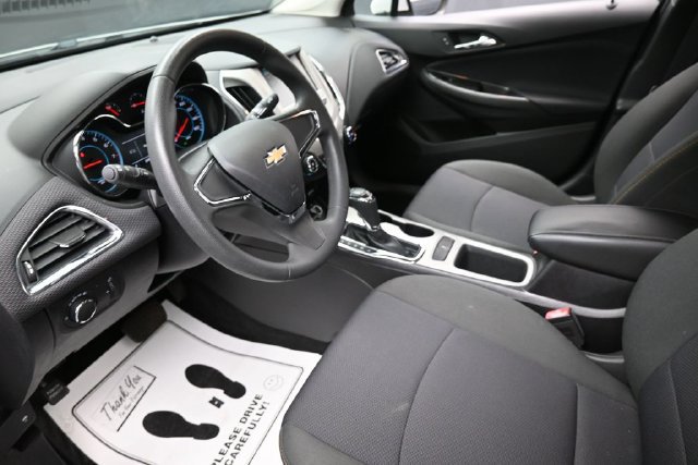 Used 2017 Chevrolet Cruze LS FWD image 19