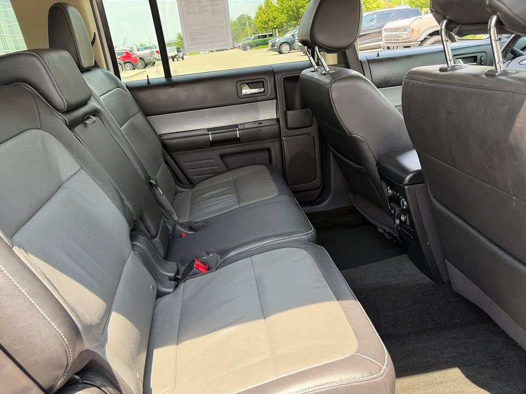 Used 2015 Ford Flex Limited w/ Equipment Group 301A FWD image 31