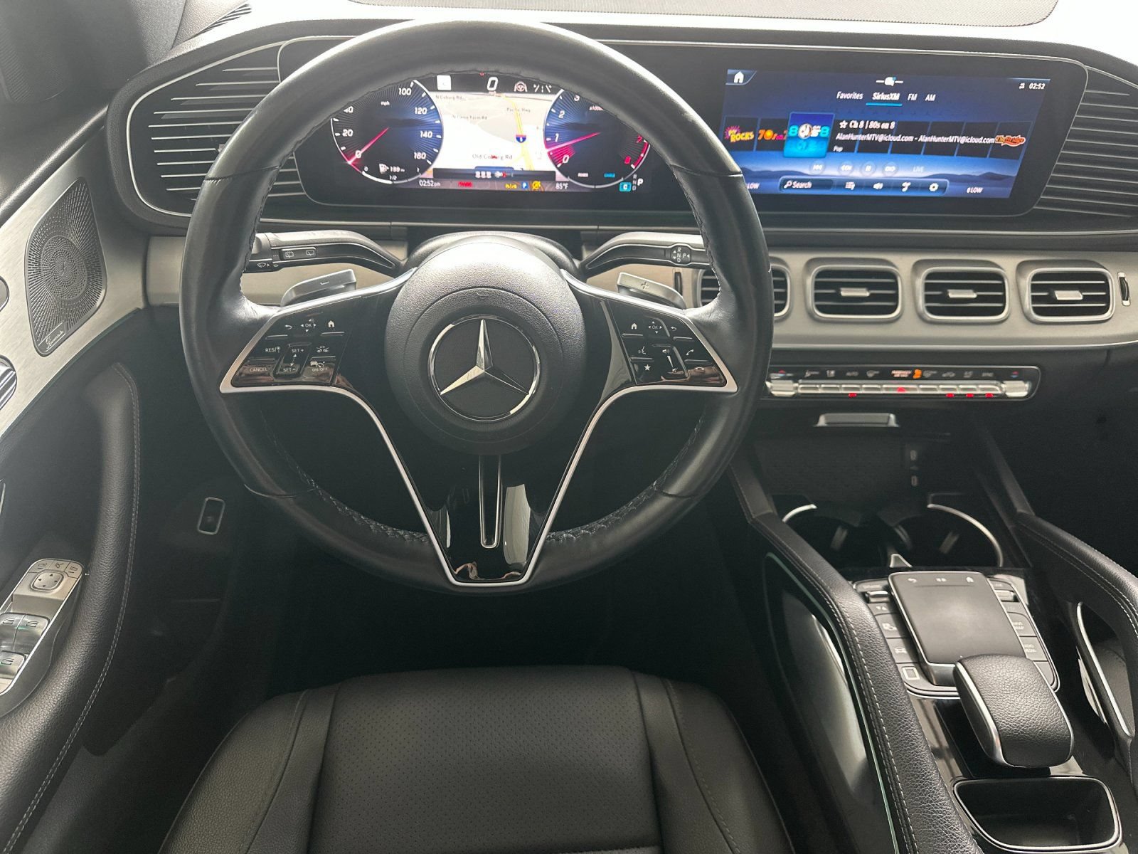 Used 2025 Mercedes-Benz GLE 350 4MATIC w/ Driver Assistance Package image 15