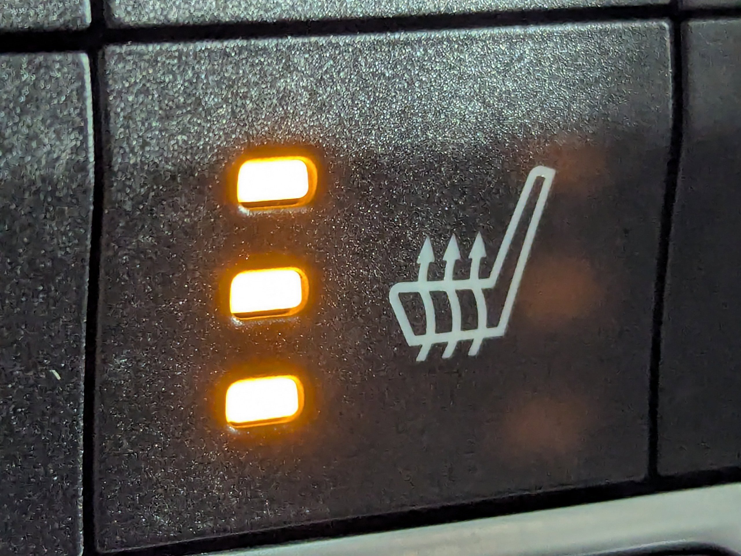 Used 2025 Jeep Wrangler Sahara AWD/4WD image 18