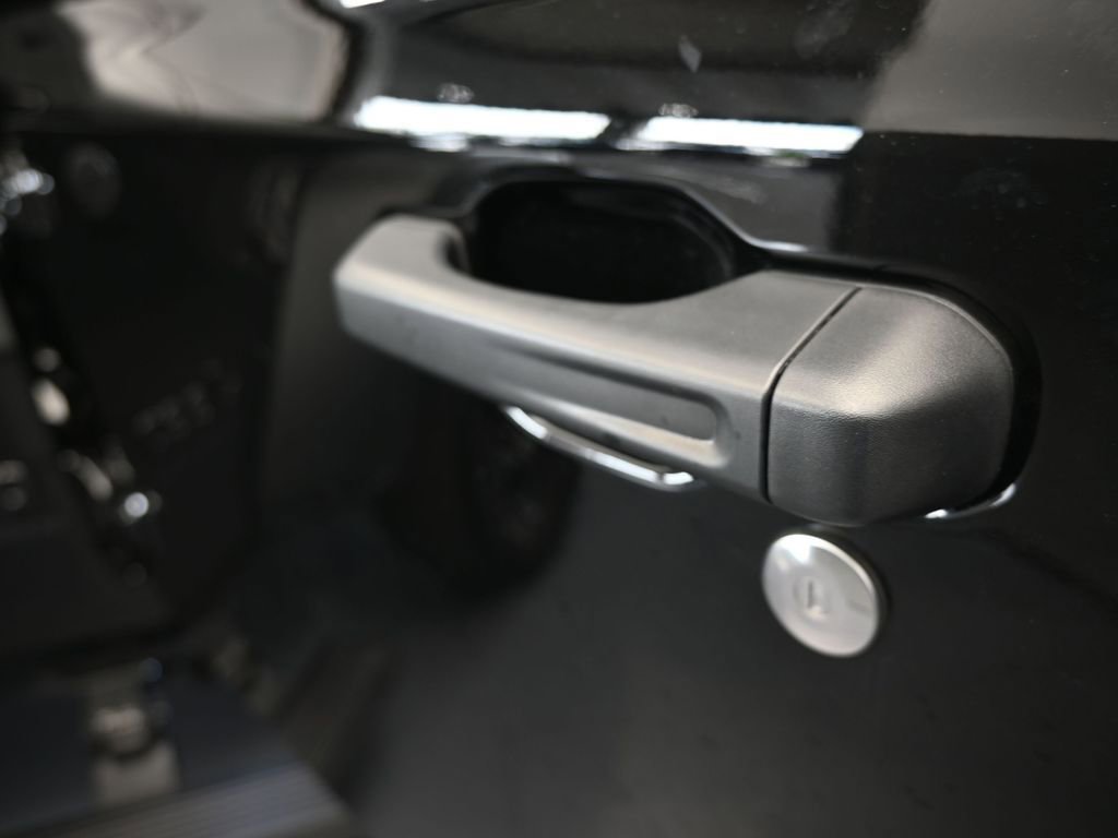Used 2025 Jeep Wrangler Sport image 30
