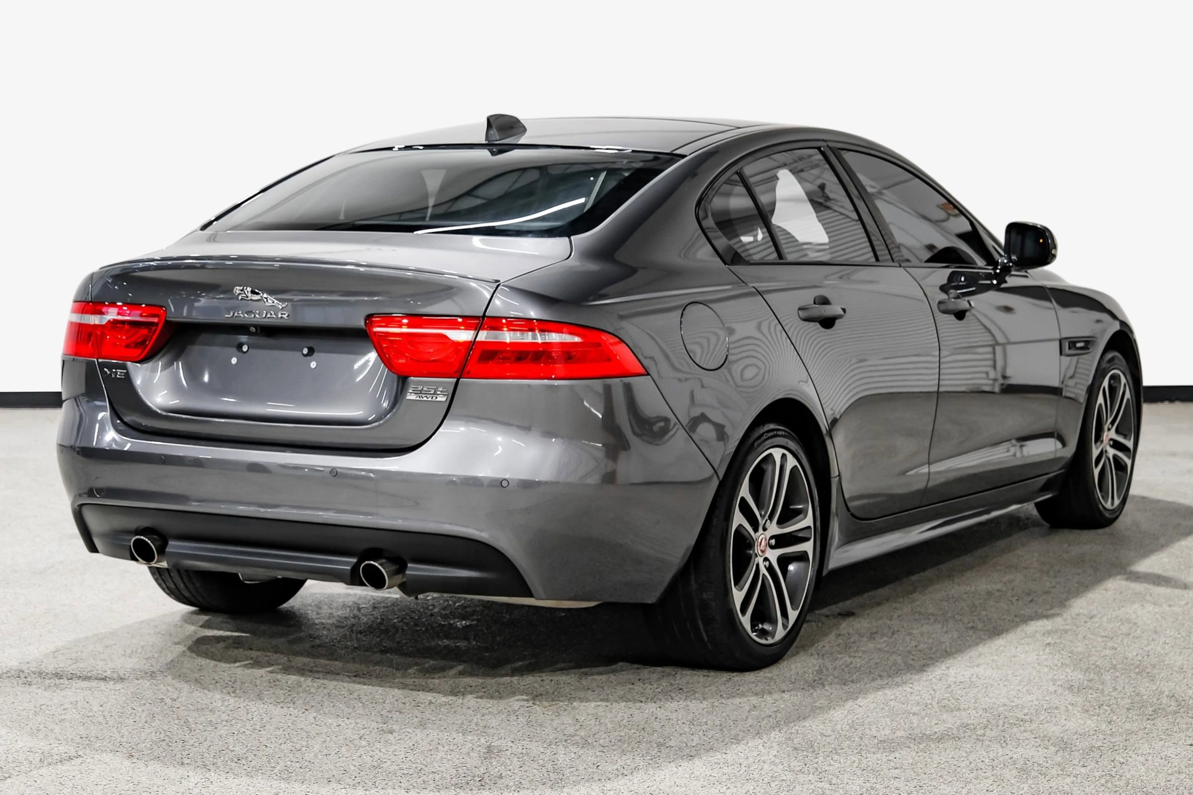 Used 2019 Jaguar XE R-Sport AWD/4WD image 6