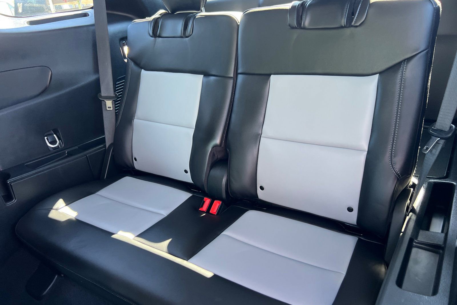 Certified 2023 Ford Explorer XLT w/ Equipment Group 202A image 15