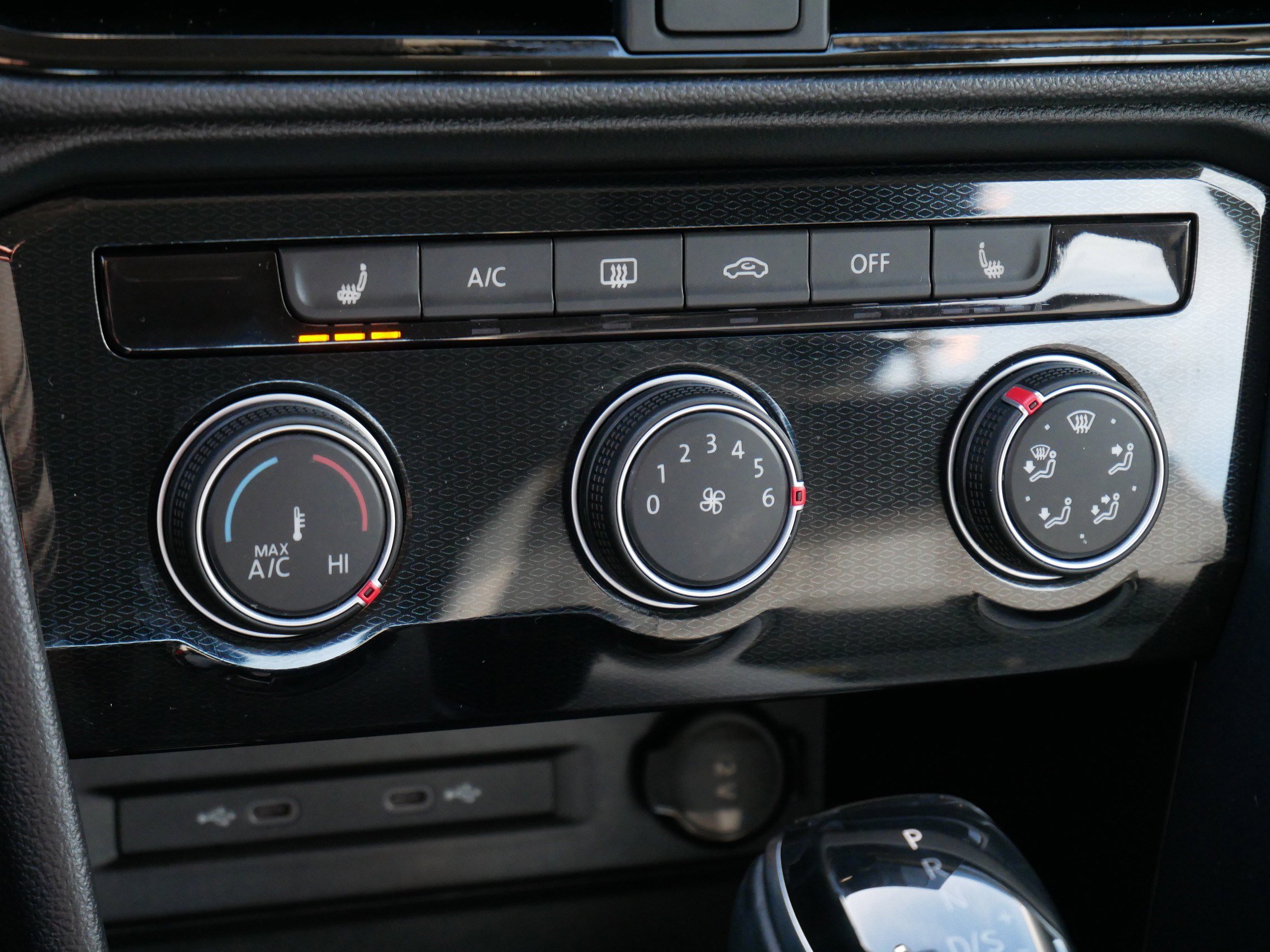 Certified 2025 Volkswagen Taos S AWD/4WD image 23