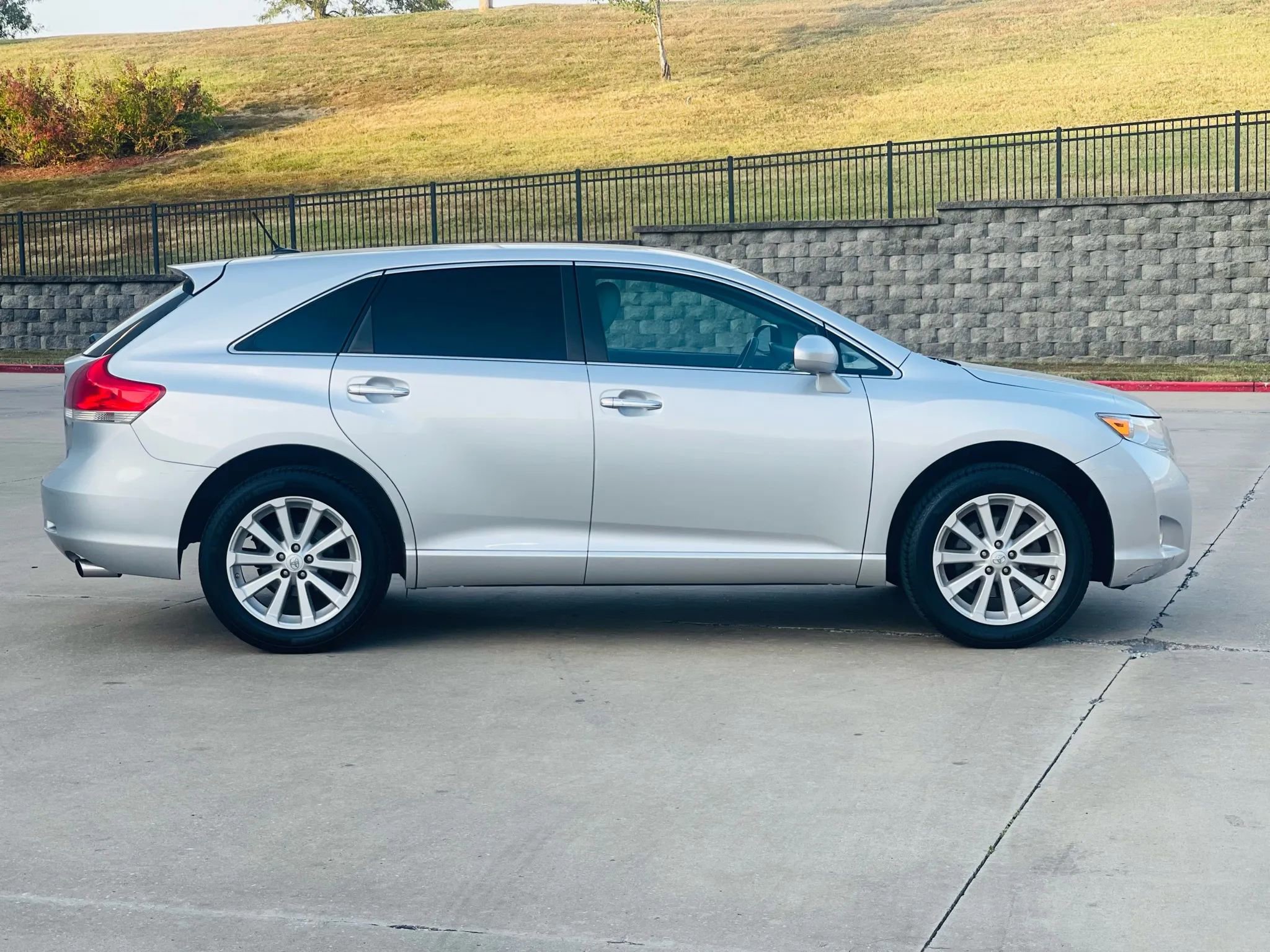 Used 2011 Toyota Venza AWD w/ Convenience Pkg image 8