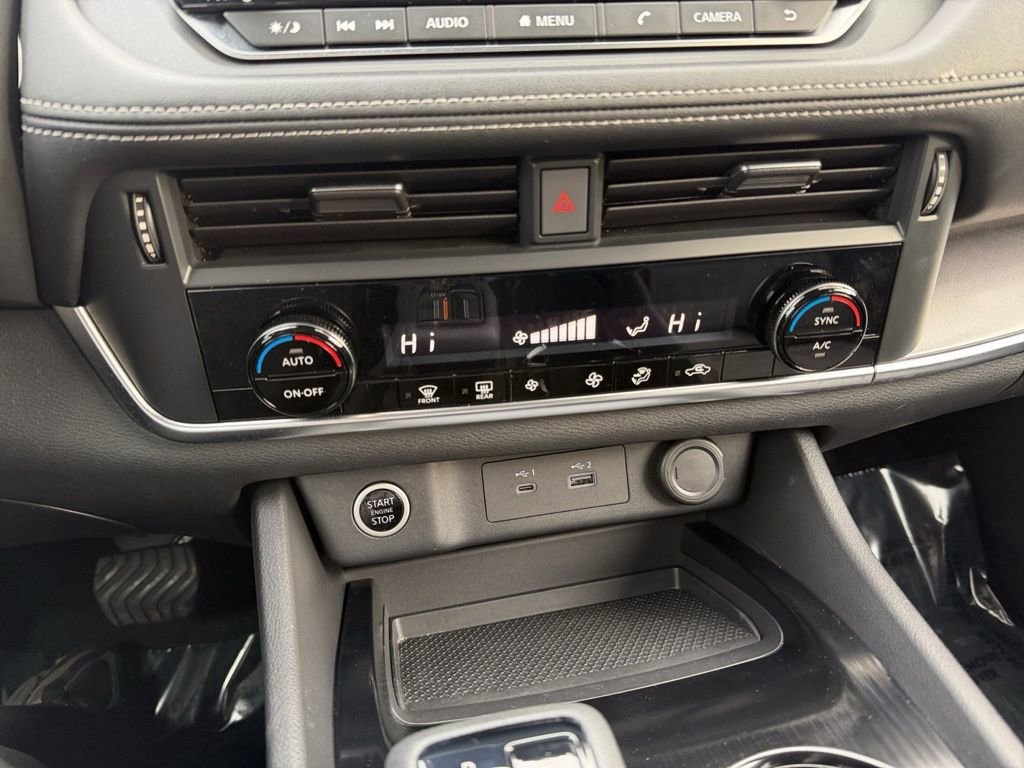 Used 2023 Nissan Rogue SV image 24