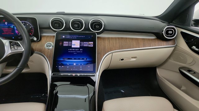 Used 2025 Mercedes-Benz C 300 Sedan image 57