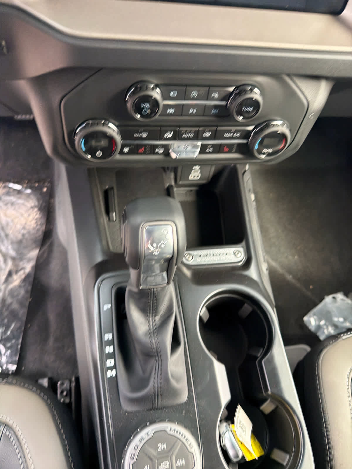 New 2026 Ford Bronco Outer Banks AWD/4WD image 16