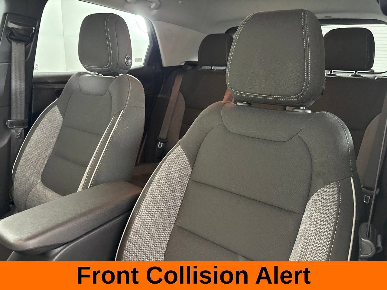 Used 2025 Chevrolet TrailBlazer LT AWD/4WD image 9