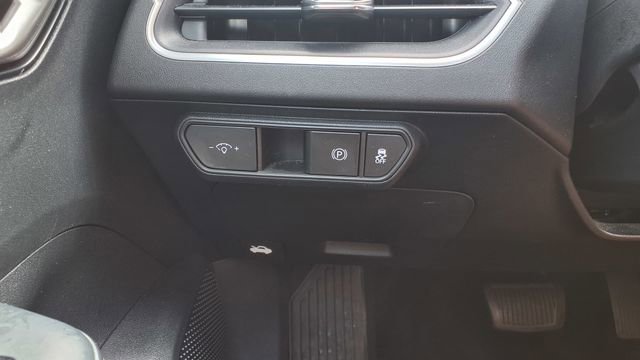 Used 2025 Kia K4 LXS image 28