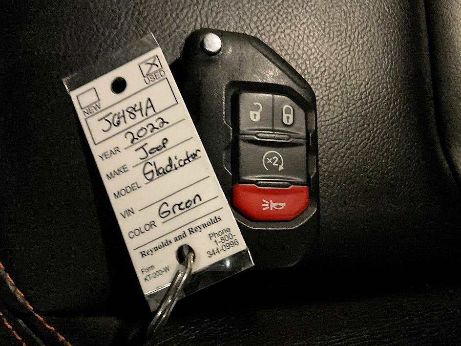 Used 2022 Jeep Gladiator Mojave w/ Cold Weather Group image 32