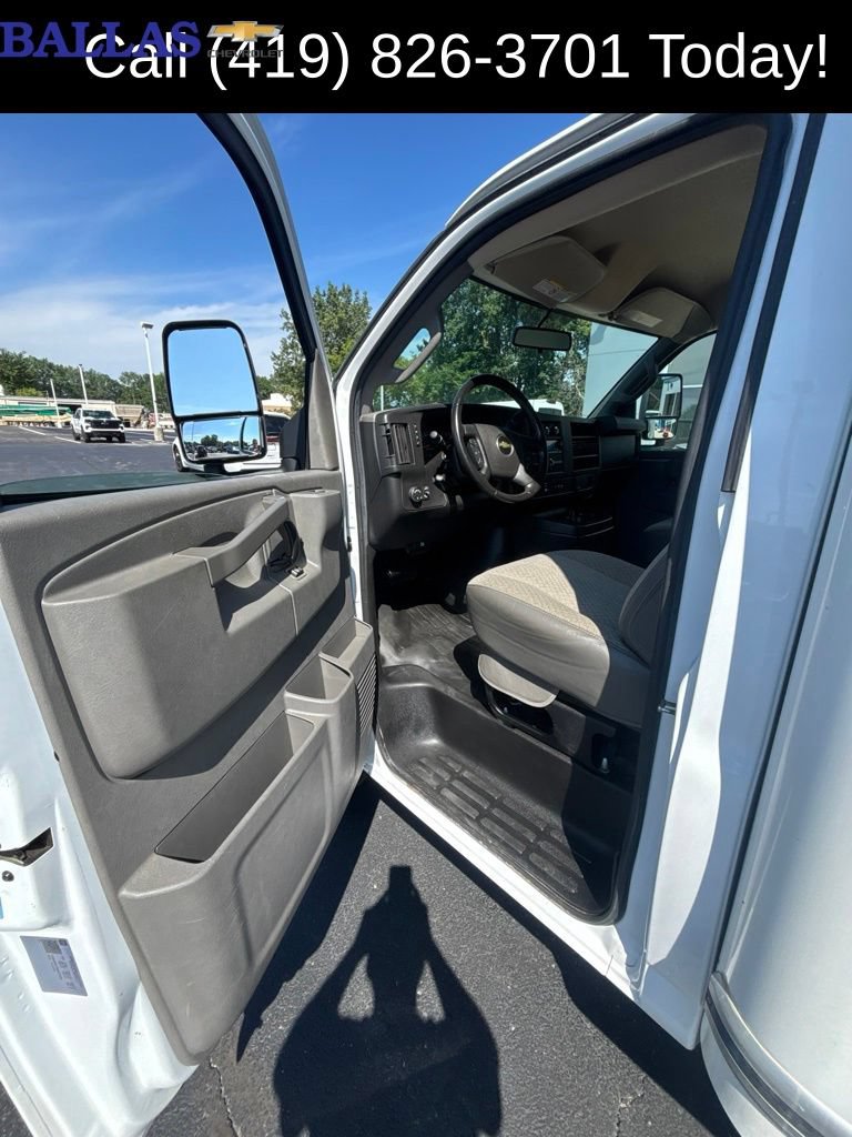 Used 2021 Chevrolet Express 3500 w/ Power Convenience Package RWD image 13