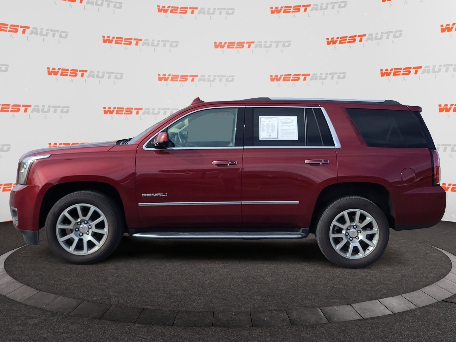 Used 2020 GMC Yukon Denali w/ Open Road Package AWD/4WD image 2