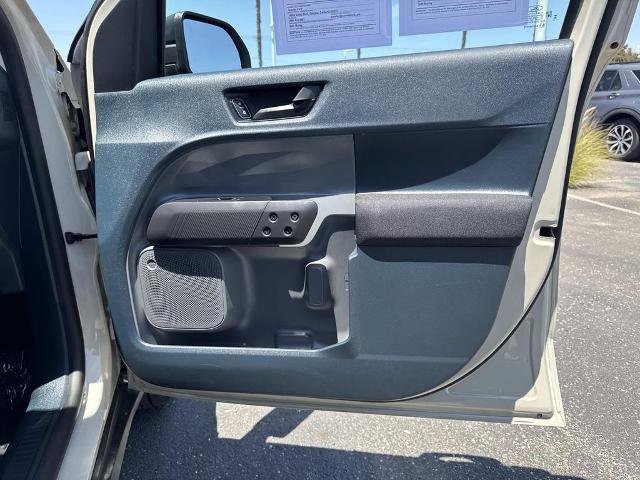 Certified 2025 Ford Maverick XL FWD image 29