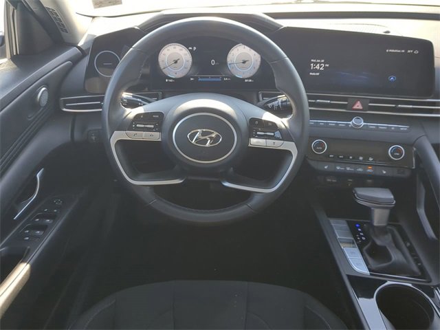 Used 2023 Hyundai Elantra SEL w/ Convenience Package image 14