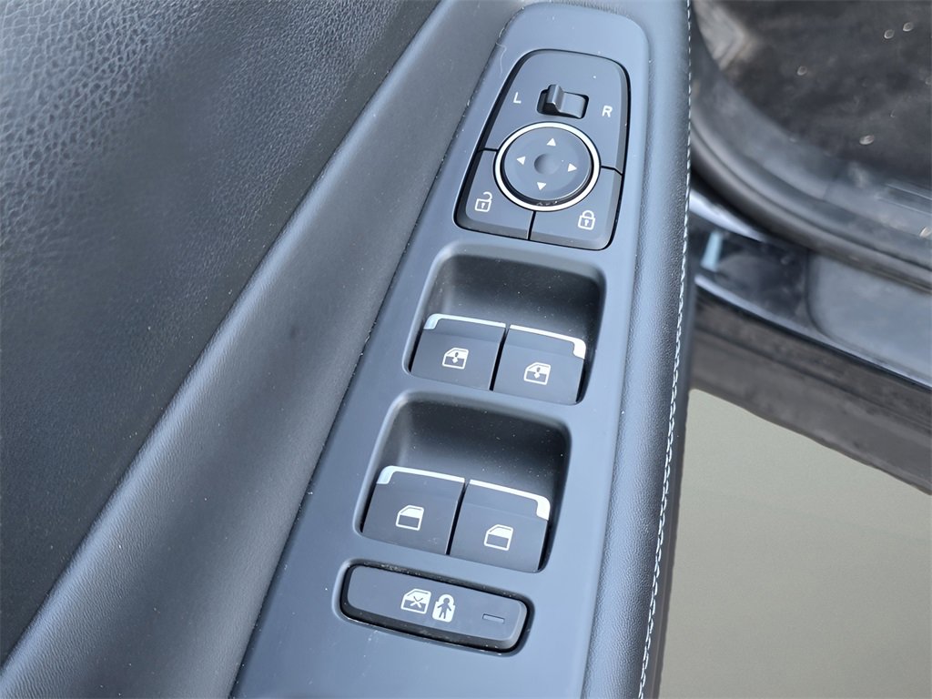 Used 2023 Hyundai Santa Fe SEL w/ Premium Package image 18