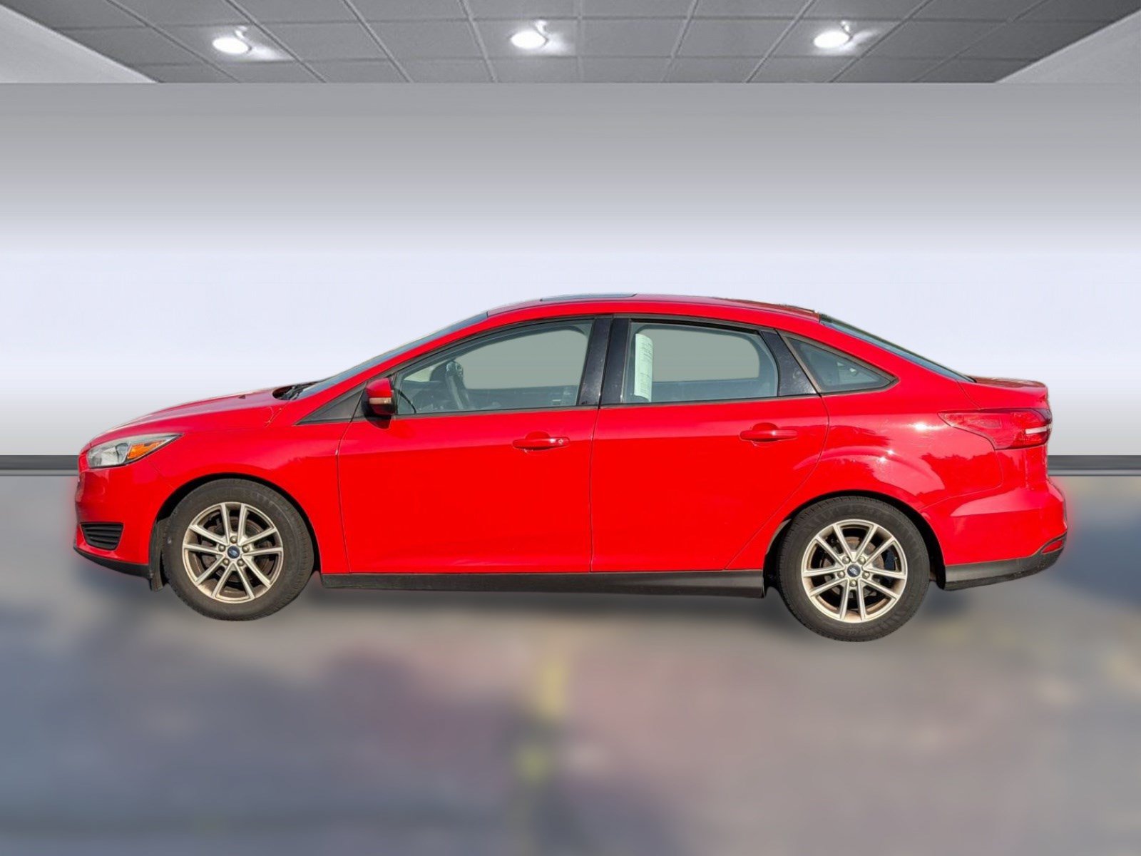 Used 2015 Ford Focus SE FWD image 2