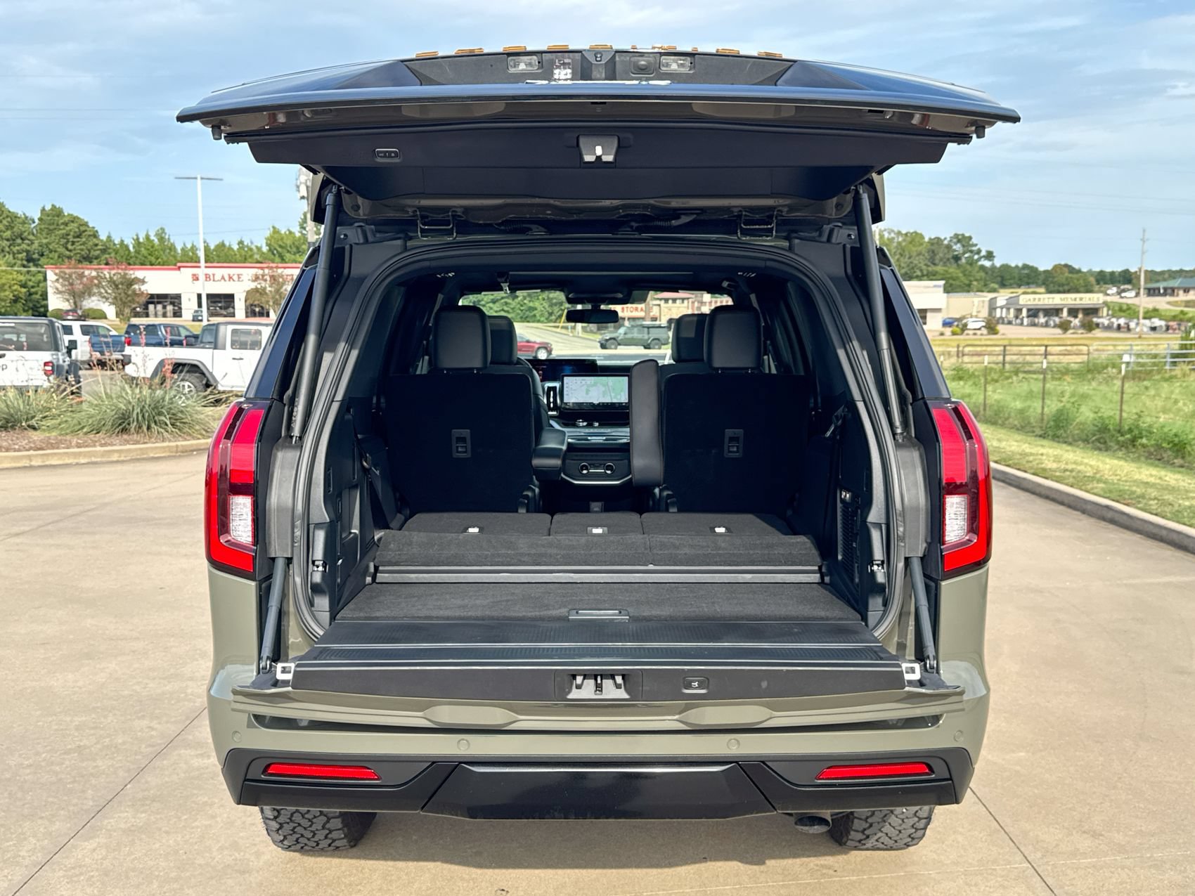 Used 2025 Ford Expedition Tremor AWD/4WD image 26