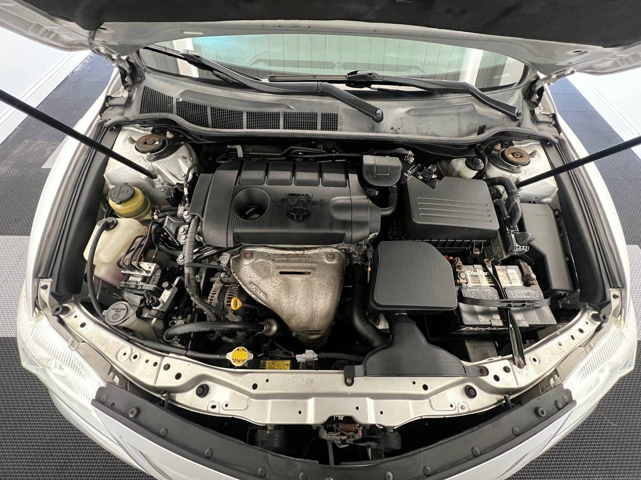 Used 2011 Toyota Camry XLE w/ XLE Extra-Value Pkg #2 image 26