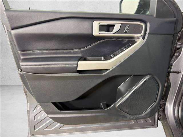 Used 2023 Ford Explorer XLT w/ Equipment Group 202A RWD image 10