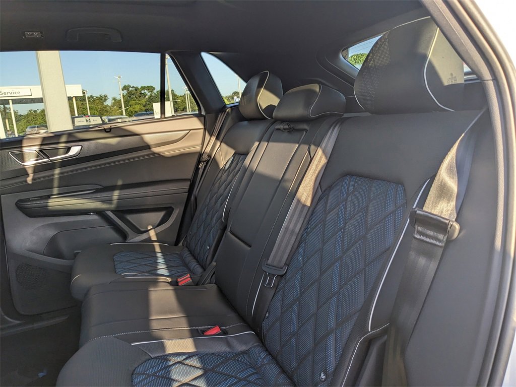 New 2026 Volkswagen Atlas Cross Sport SEL Premium R-Line image 18