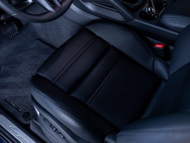 Certified 2025 Porsche Cayenne E-Hybrid image 26