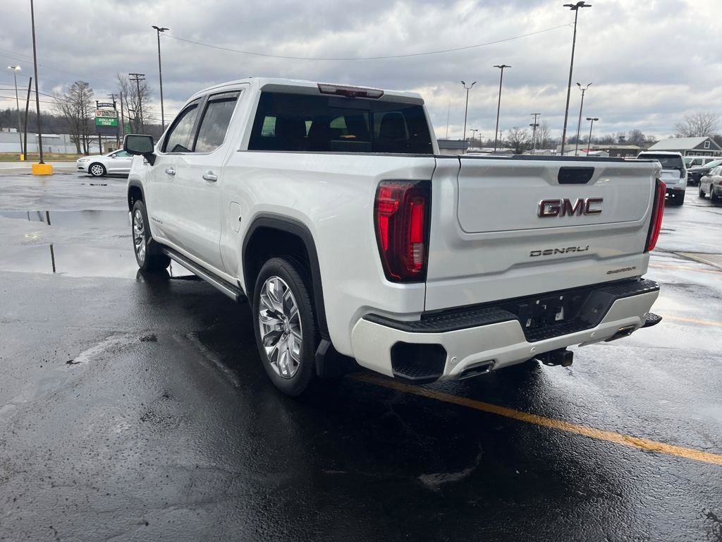 Used 2022 GMC Sierra 1500 Denali w/ Technology Package AWD/4WD image 3