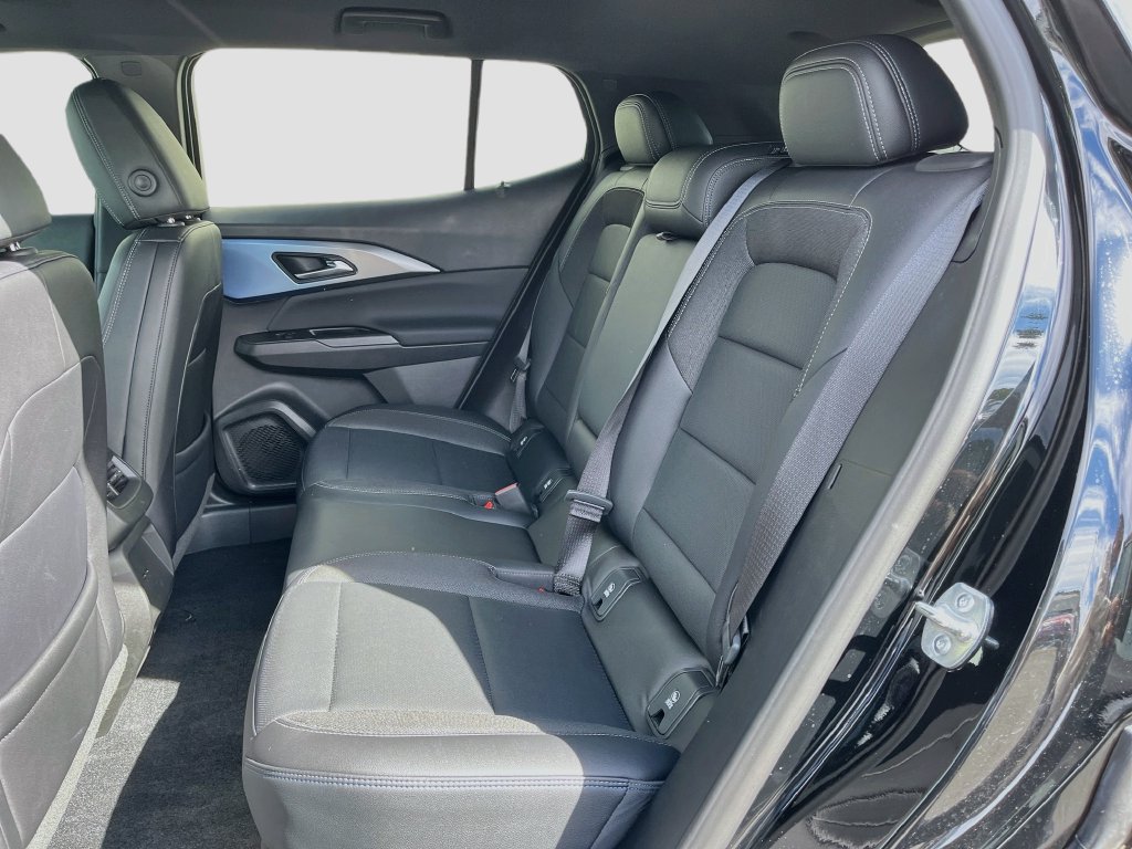 Used 2025 Chevrolet Equinox EV LT FWD image 29