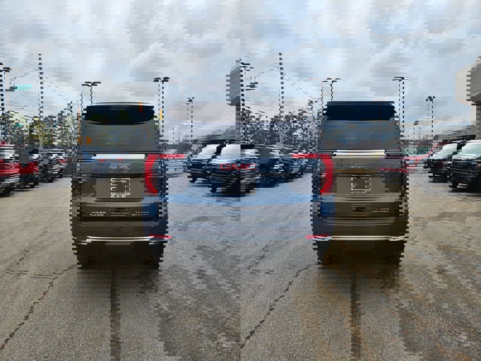 New 2026 GMC Yukon Elevation image 5