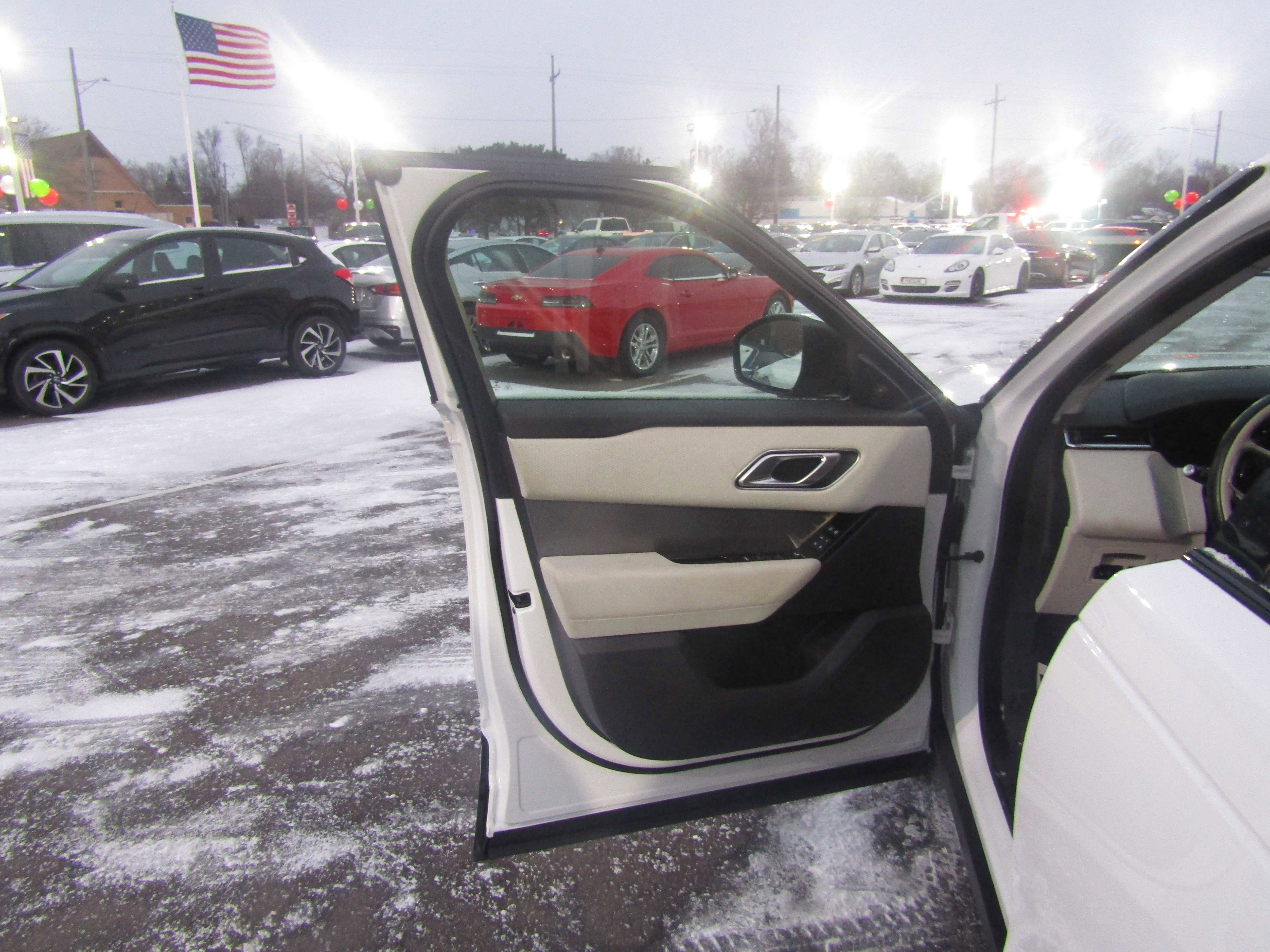 Used 2023 Land Rover Range Rover Velar S image 7