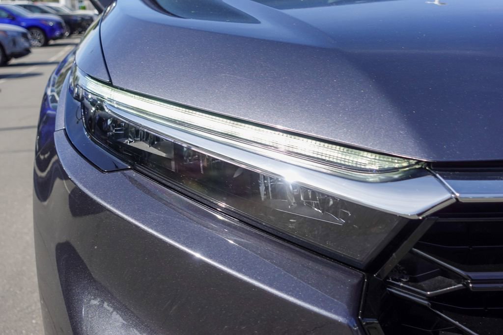 Used 2025 Honda CR-V EX image 3