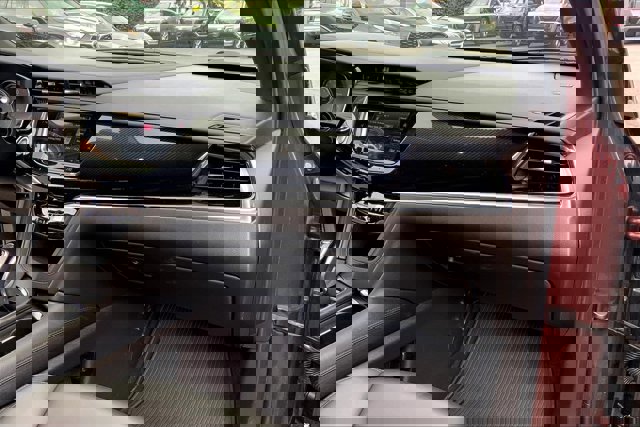 Used 2022 Cadillac XT6 Sport w/ Technology Package image 16