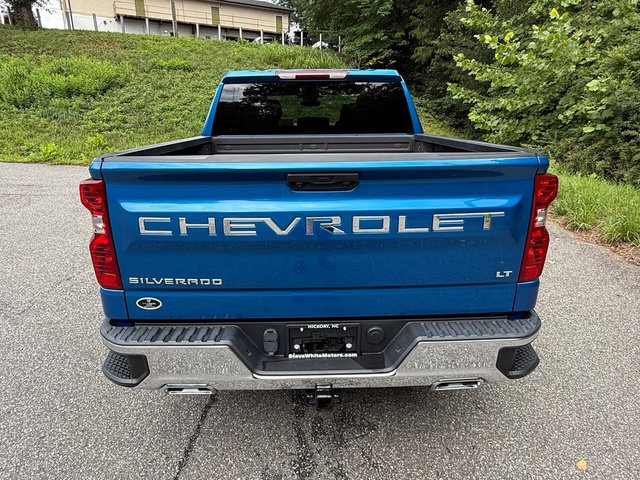 Used 2022 Chevrolet Silverado 1500 LT AWD/4WD image 7