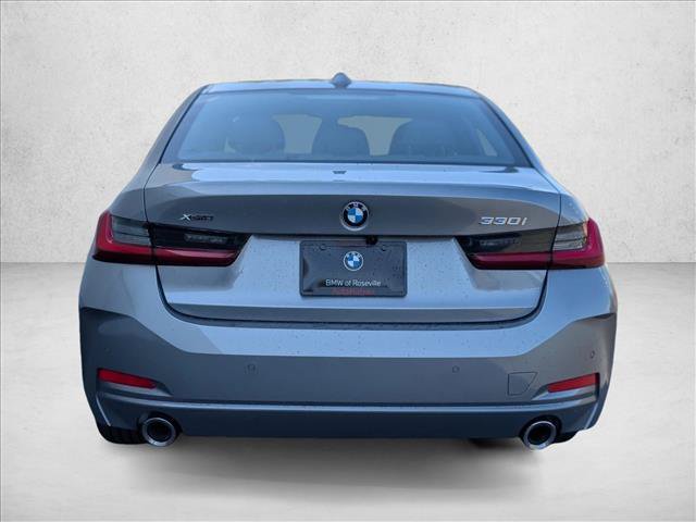 Used 2026 BMW 330i xDrive Sedan w/ Premium Package AWD/4WD image 5