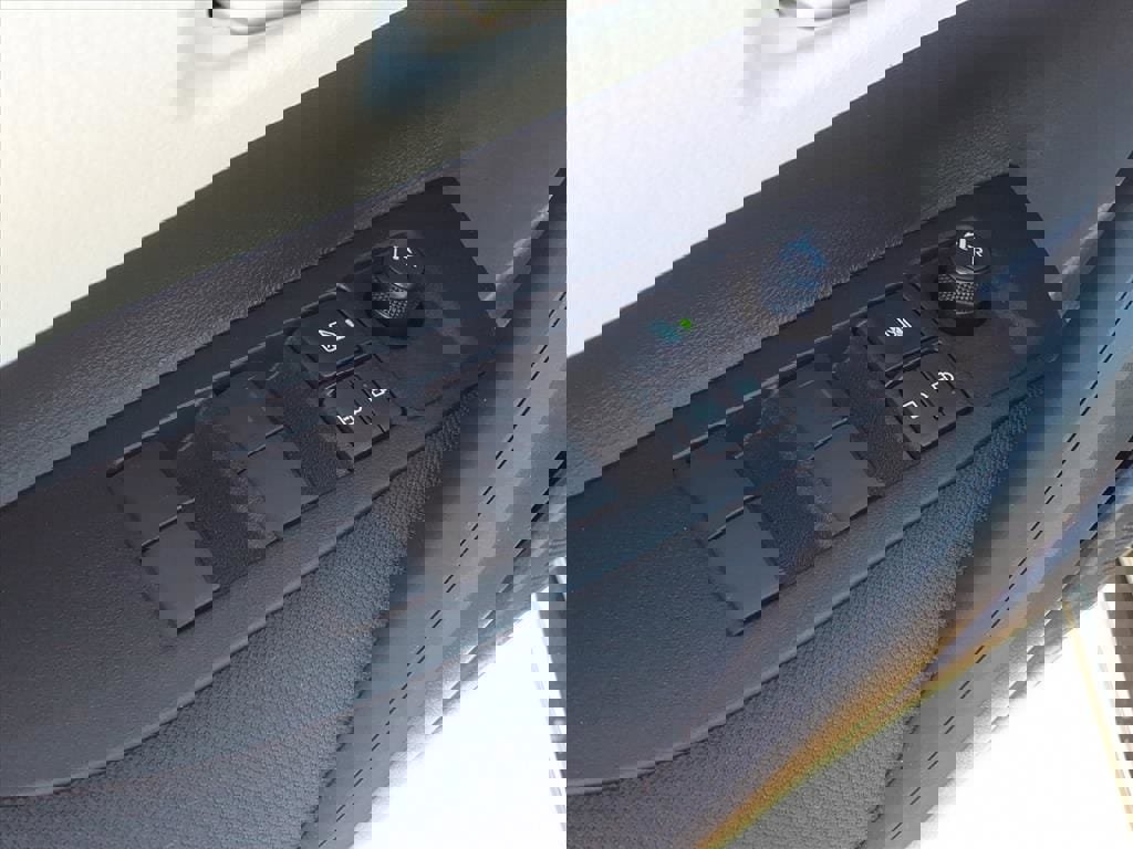 Certified 2026 Toyota Corolla SE image 13