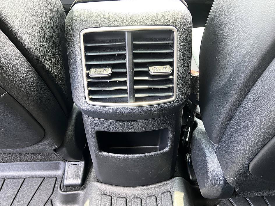 Used 2025 Kia Sportage EX w/ Premium Package FWD image 28